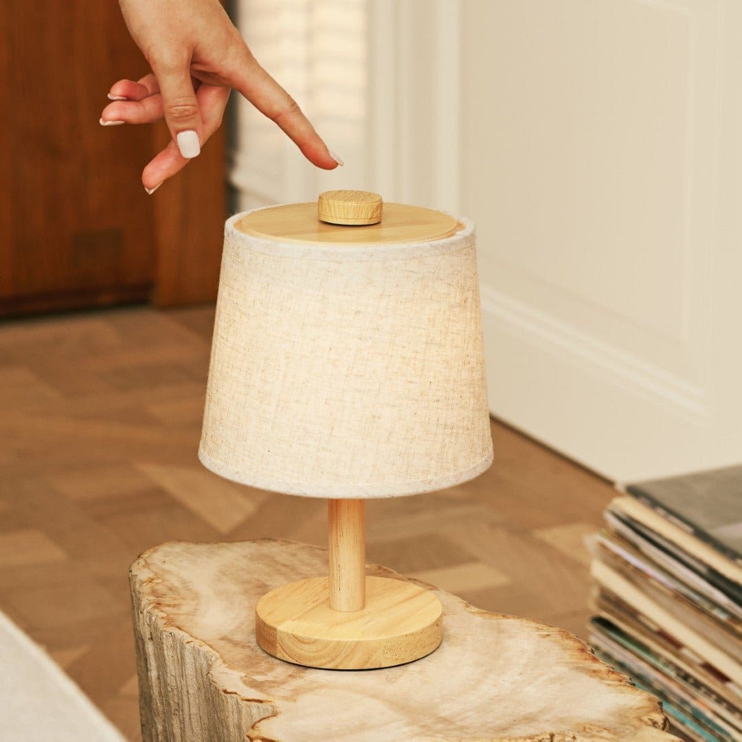 Lampe de table rechargeable en bois clair – Modèle Rover sans fil, création neuve