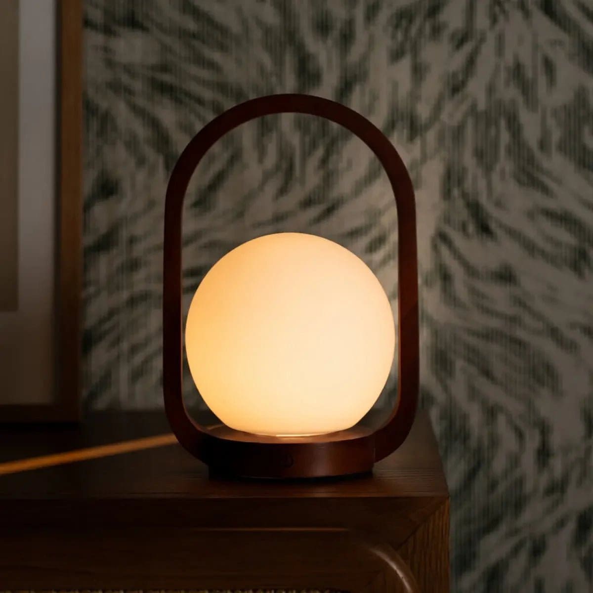 Lampe design Skye – Bois écologique et verre satiné, sans fil et neuve