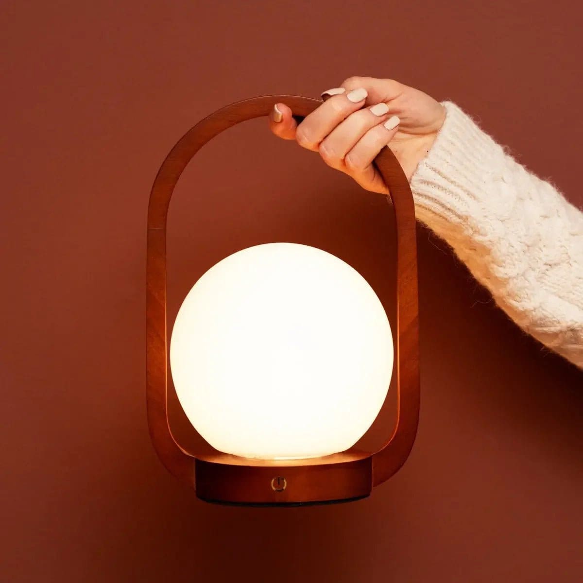 Lampe design Skye – Bois écologique et verre satiné, sans fil et neuve