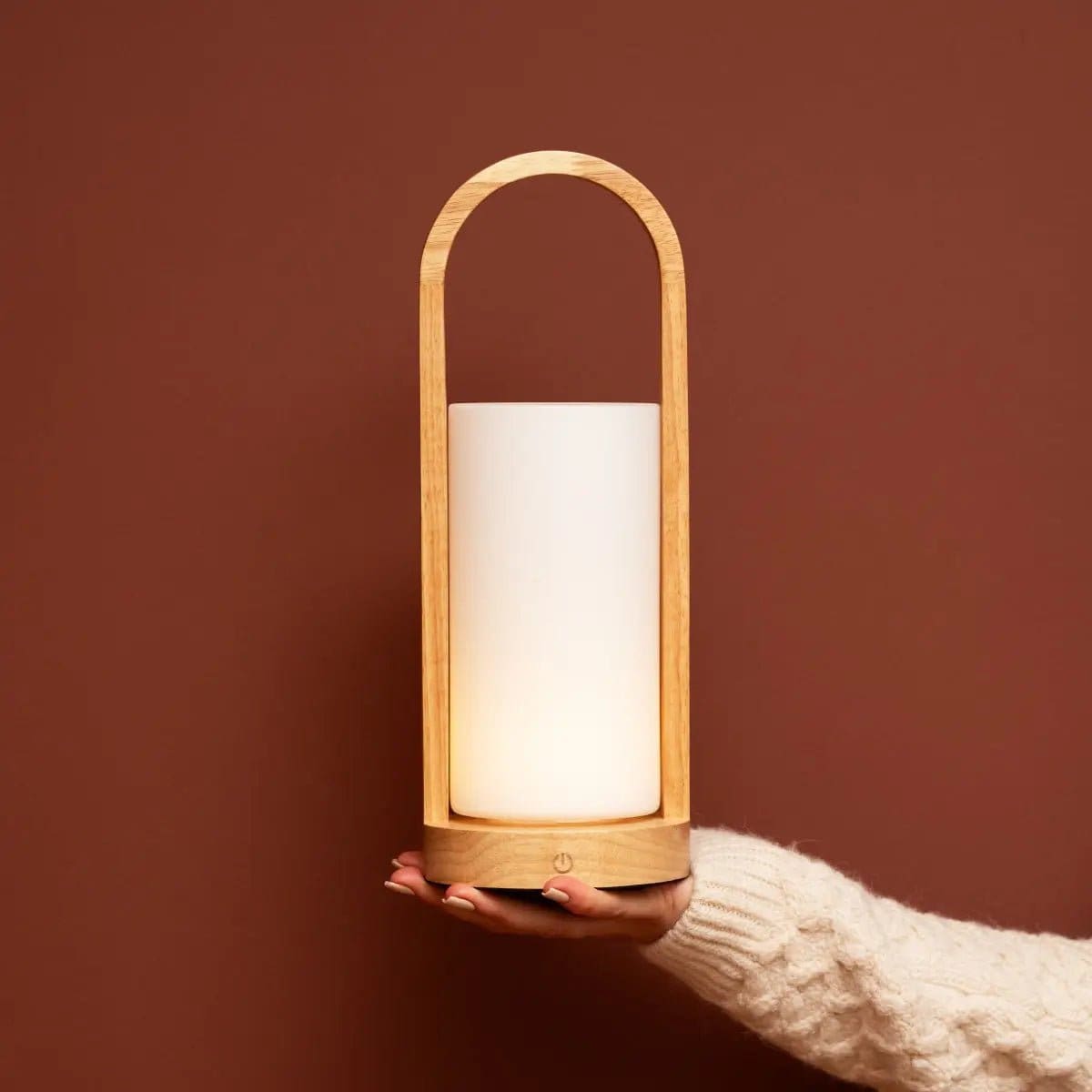 Lampe neuve en bois et verre givré – Modèle Evie, rechargeable et à intensité variable