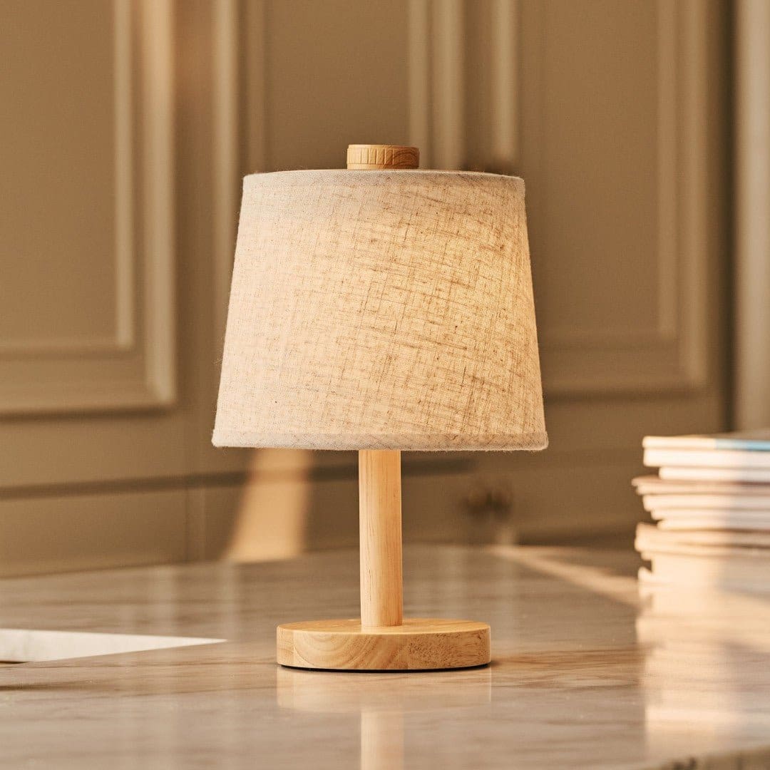 Lampe de table rechargeable en bois clair – Modèle Rover sans fil, création neuve
