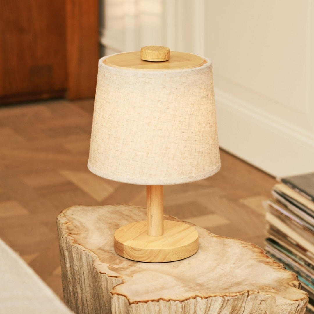 Lampe de table rechargeable en bois clair – Modèle Rover sans fil, création neuve