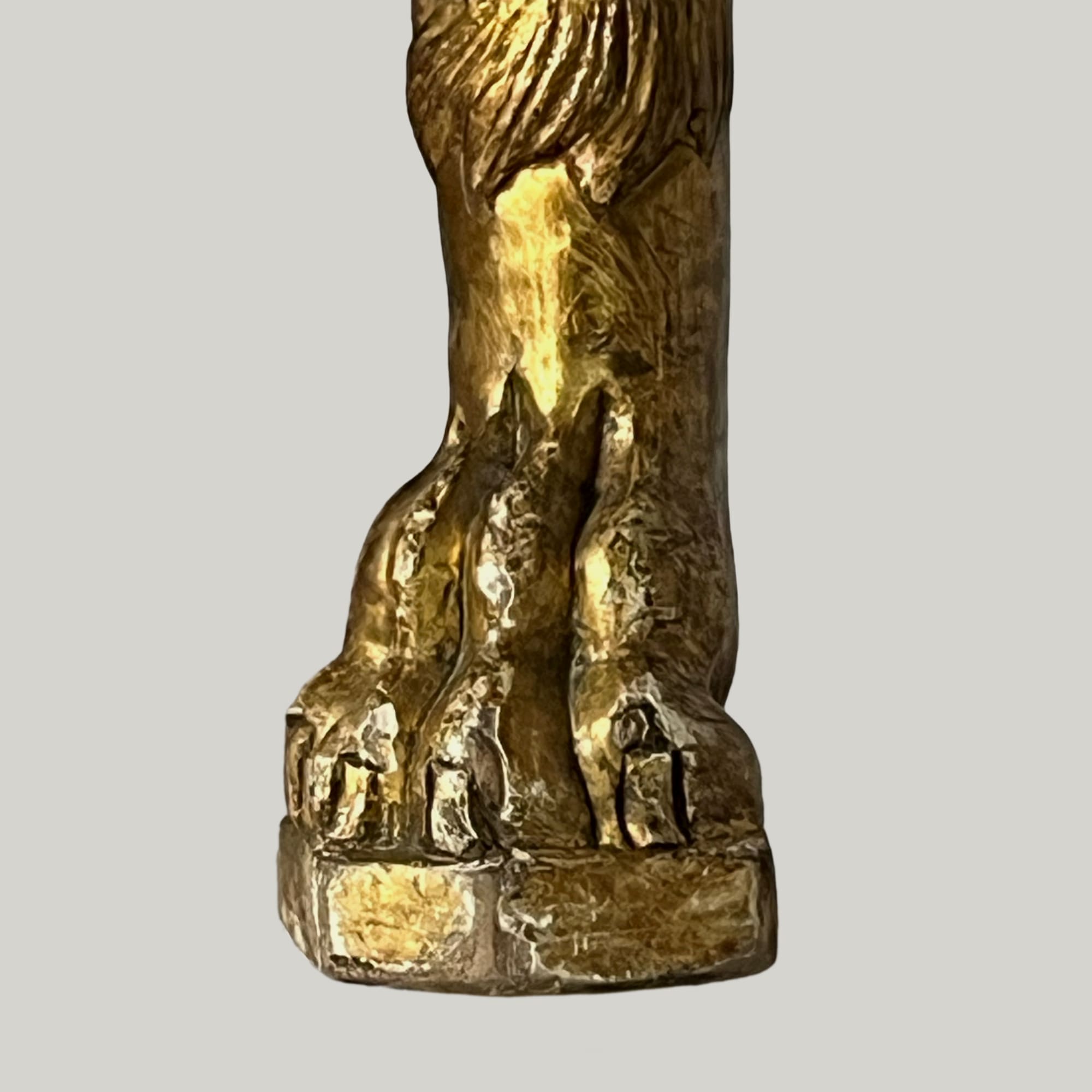 Paire de fauteuils d’apparat Louis XVI en bois doré – Fin XVIIIe siècle