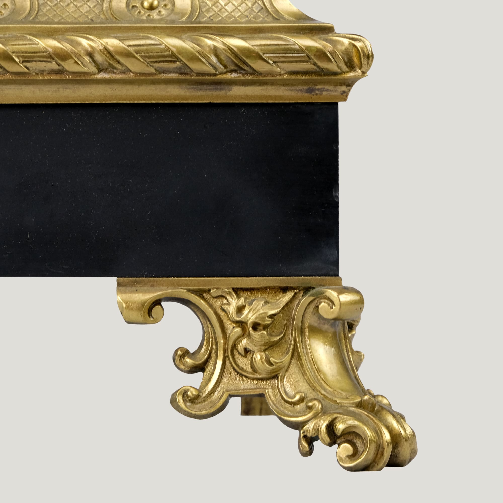 Pendule Empire en bronze doré et patiné – Spartacus d&rsquo;après Foyatier, France