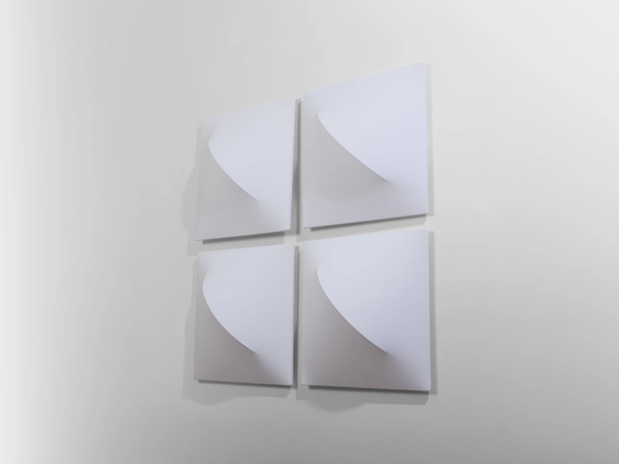 Set de six appliques Takahama Saori en tissu et métal – Sirrah, vers 1970