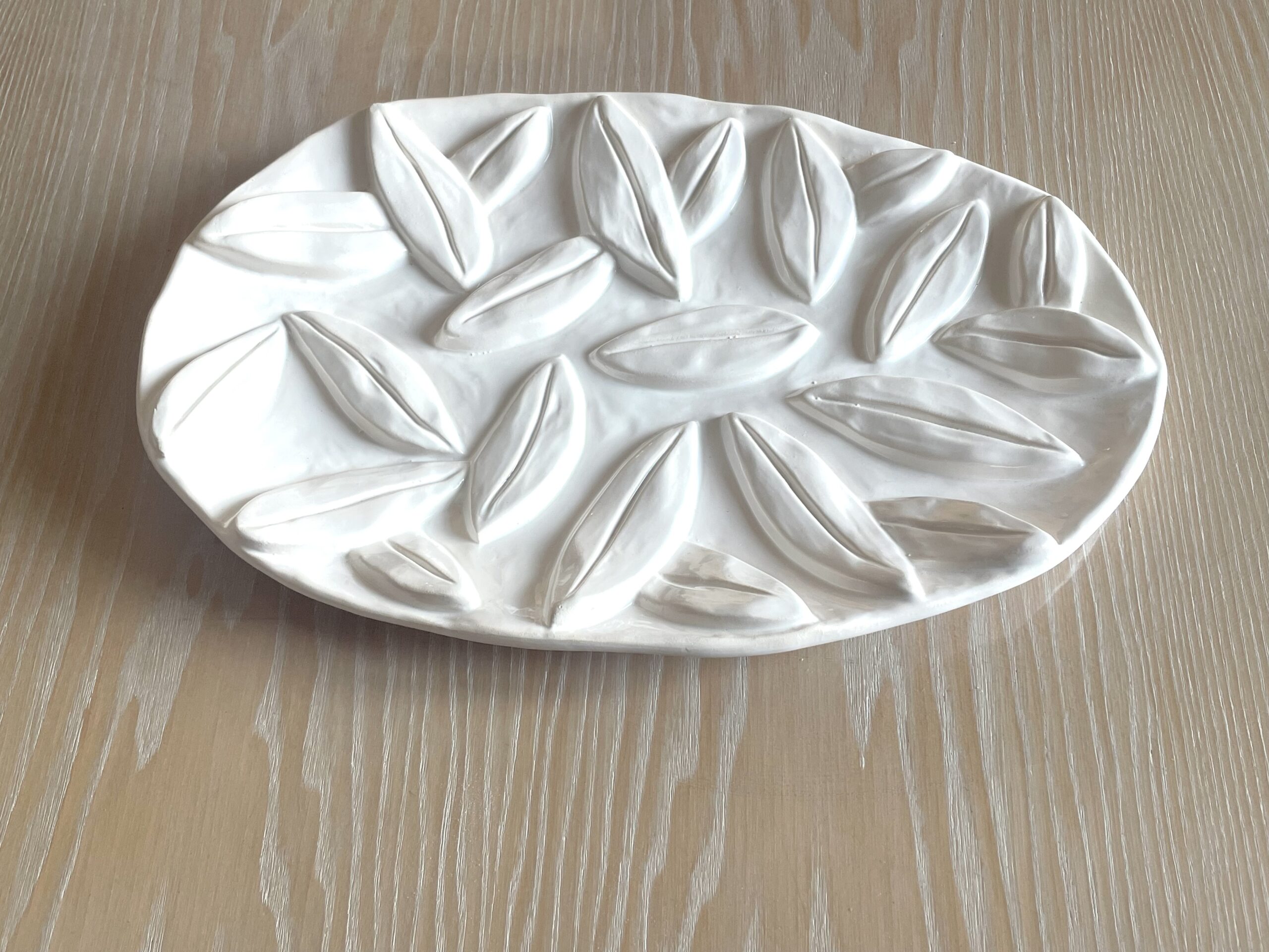 Bela Silva — Plat ovale en céramique émaillée blanche pour Monoprix