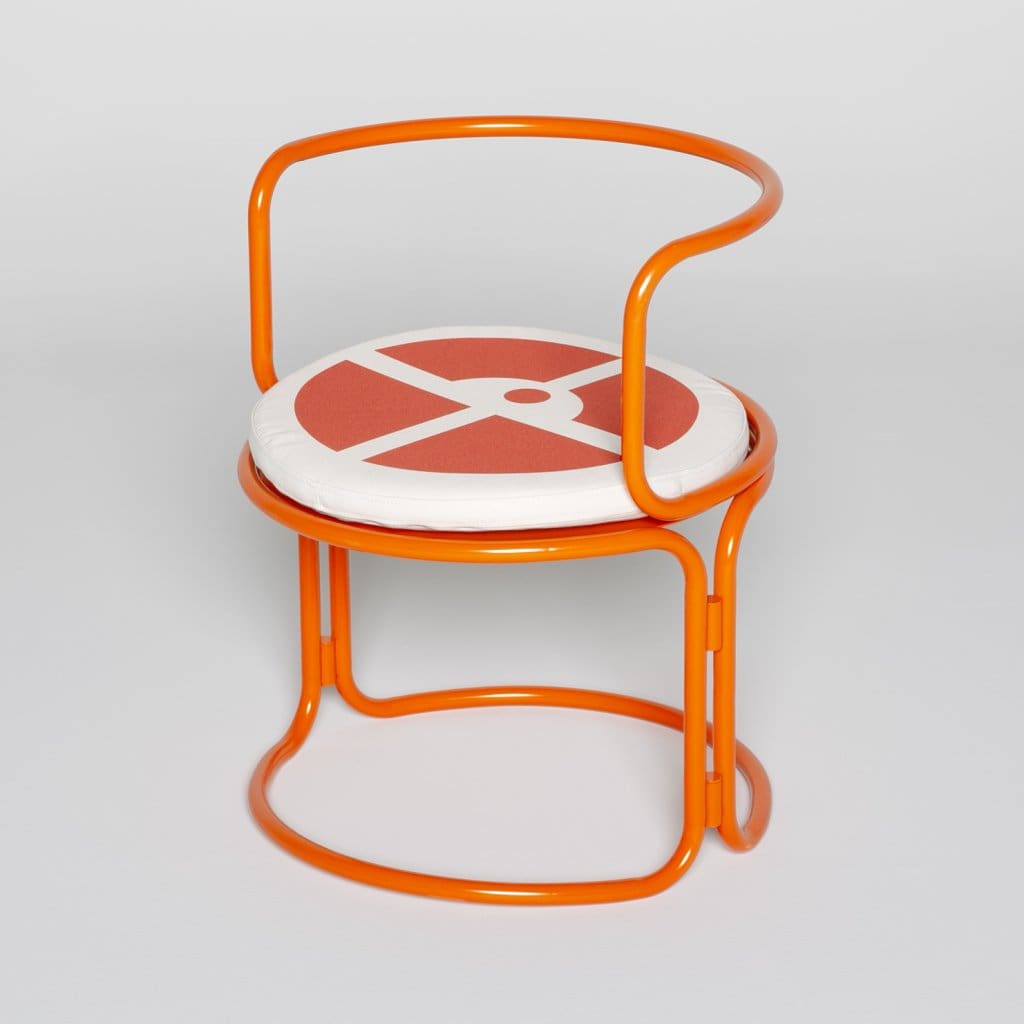Gae Aulenti — Paire de fauteuils de jardin en acier laqué orange pour Prisunic