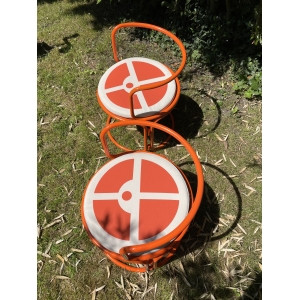 Gae Aulenti — Paire de fauteuils de jardin en acier laqué orange pour Prisunic
