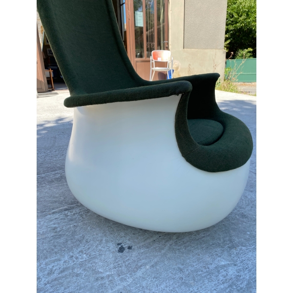 marc held — fauteuil culbuto haut dossier en fibre de verre et jersey vert