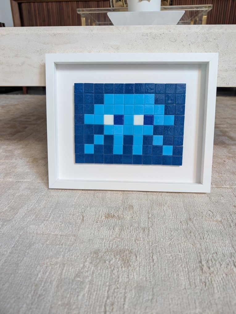 Invader, Invasion Kit 11 Blue en mosaïque de verre