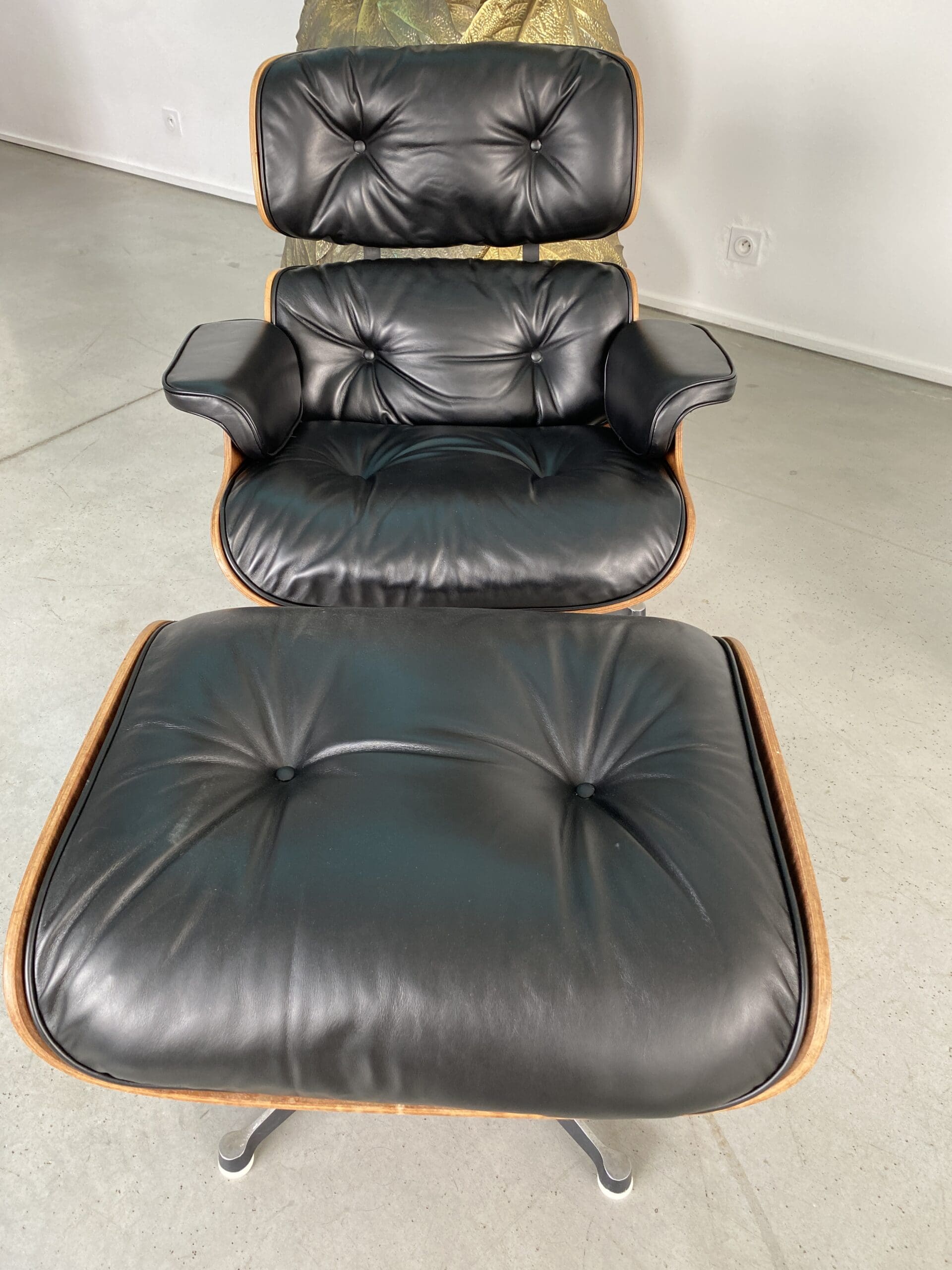 Charles och Ray Eames loungestol och Rio ottoman i palisander, Mobilier International-utgåva