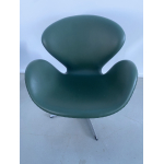 Arne Jacobsen, fauteuil Swan 3320 en cuir Grace vert Arne Jacobsen, fauteuil Swan 3320 en cuir Grace vert
